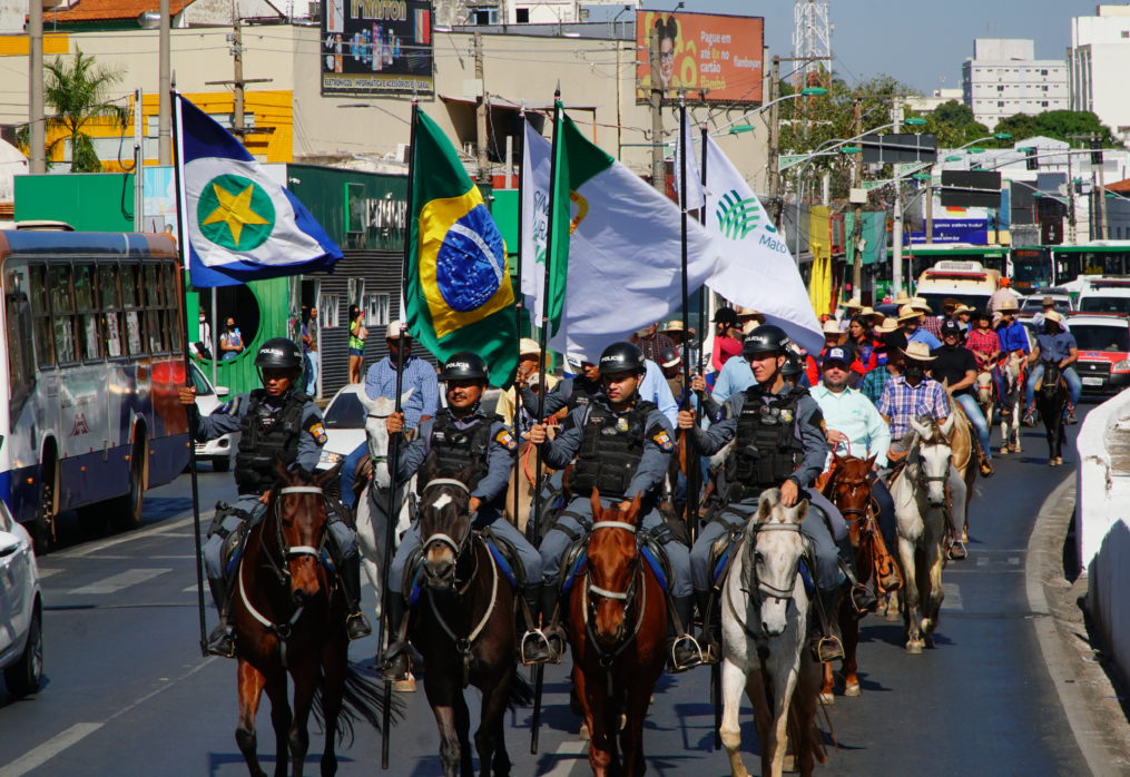 Cavalgada convida população para 54ª Expoagro em Cuiabá (MT)